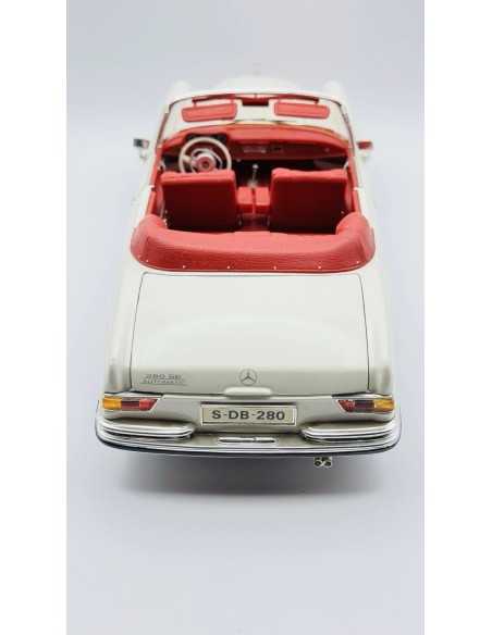 Mercedes-Benz 280 SE Année de construction 1967 blanc crème 1:18 Maisto
