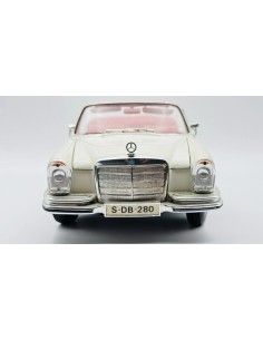 Mercedes-Benz 280 SE Bouwjaar 1967 crèmewit 1:18 Maisto 2