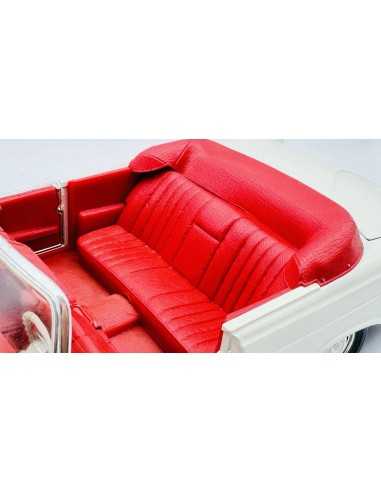 Mercedes-Benz 280 SE Anno 1967 bianco crema 1:18 Maisto