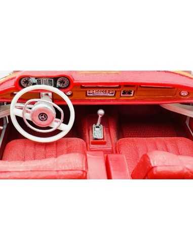 Mercedes-Benz 280 SE Anno 1967 bianco crema 1:18 Maisto