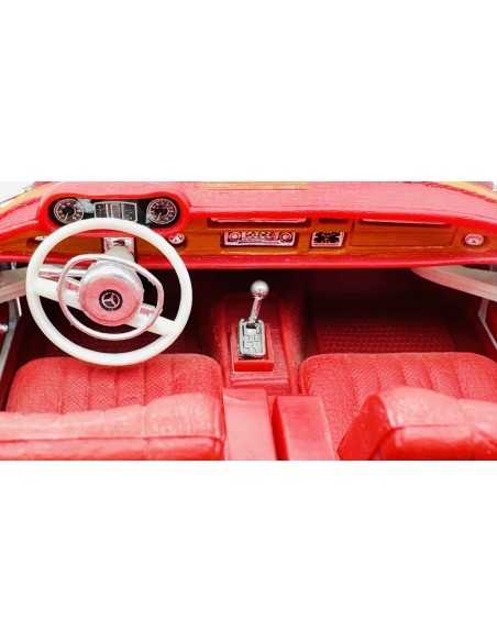 Mercedes-Benz 280 SE Anno 1967 bianco crema 1:18 Maisto