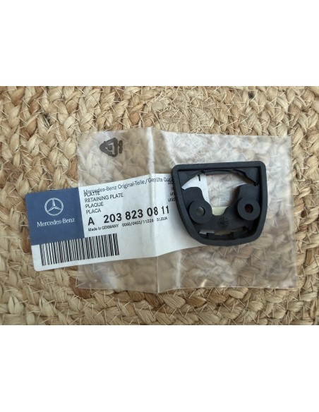 Placa de retenção genuína Mercedes-Benz A2038230811 – Peça OEM nova