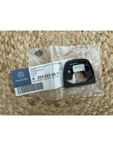 Original Mercedes-Benz Halteplatte A2038230811 – Neues OEM-Teil