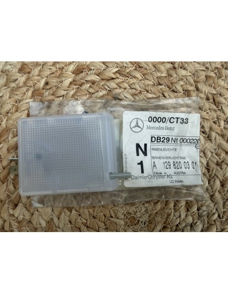 Original Mercedes-Benz Innenraumleuchte A1298200301 – Neues OEM-Teil