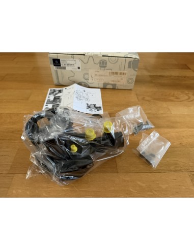 Genuine Mercedes-Benz Water Pump & Thermostat Assembly A6512003900