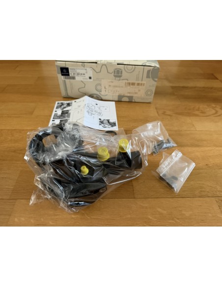 Genuine Mercedes-Benz Water Pump & Thermostat Assembly A6512003900